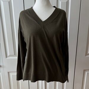 Matty M Olive V-Neck light sweater